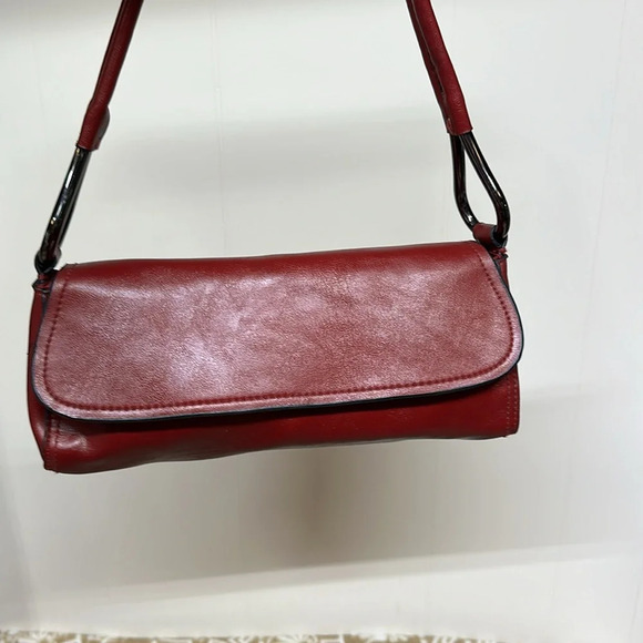 Bueno Deep Wine Satchel Bag - Picture 12 of 12